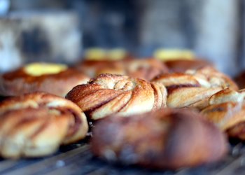 Skoleboller og kanelsnurr fra bakerovnen